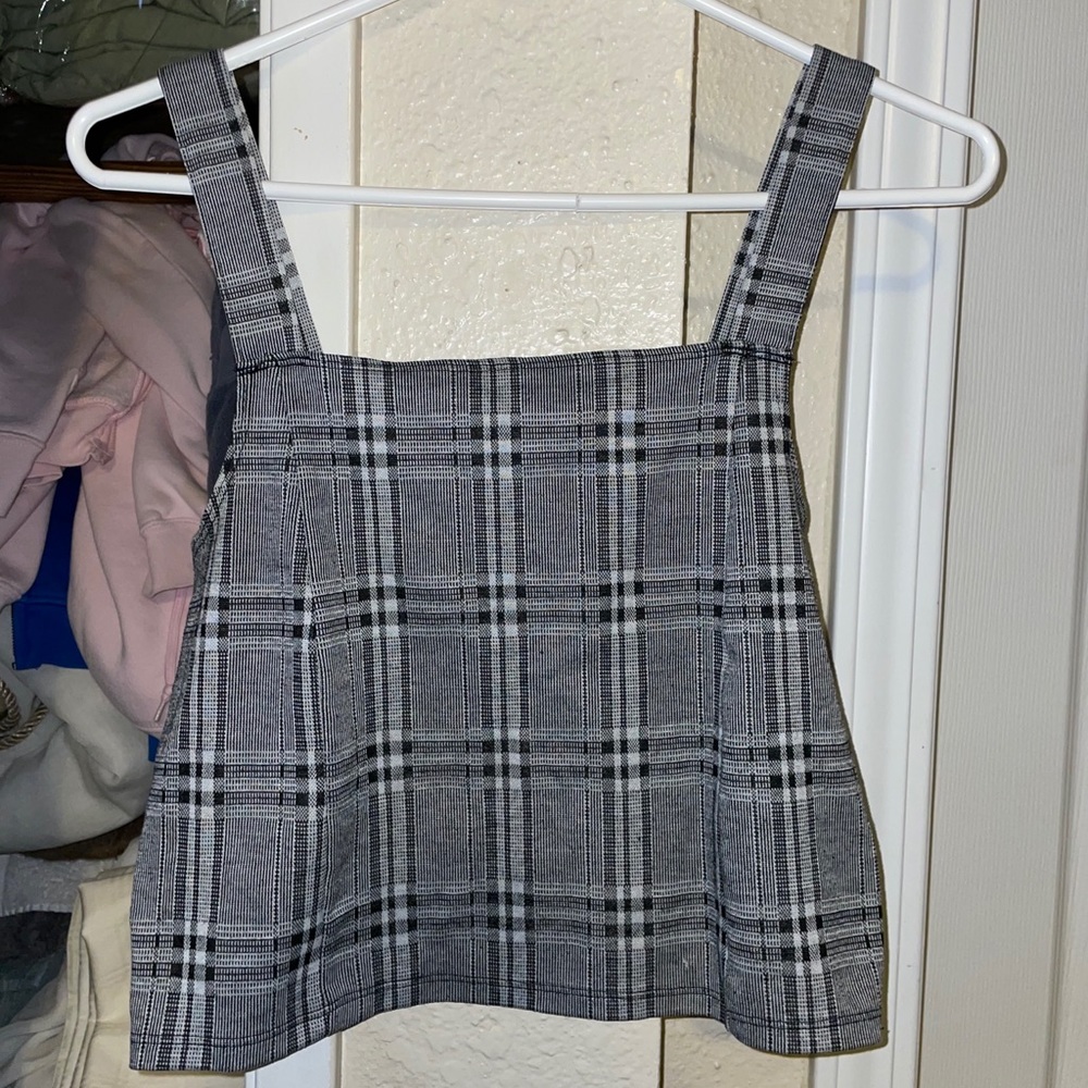 american eagle black and white stripped crop top